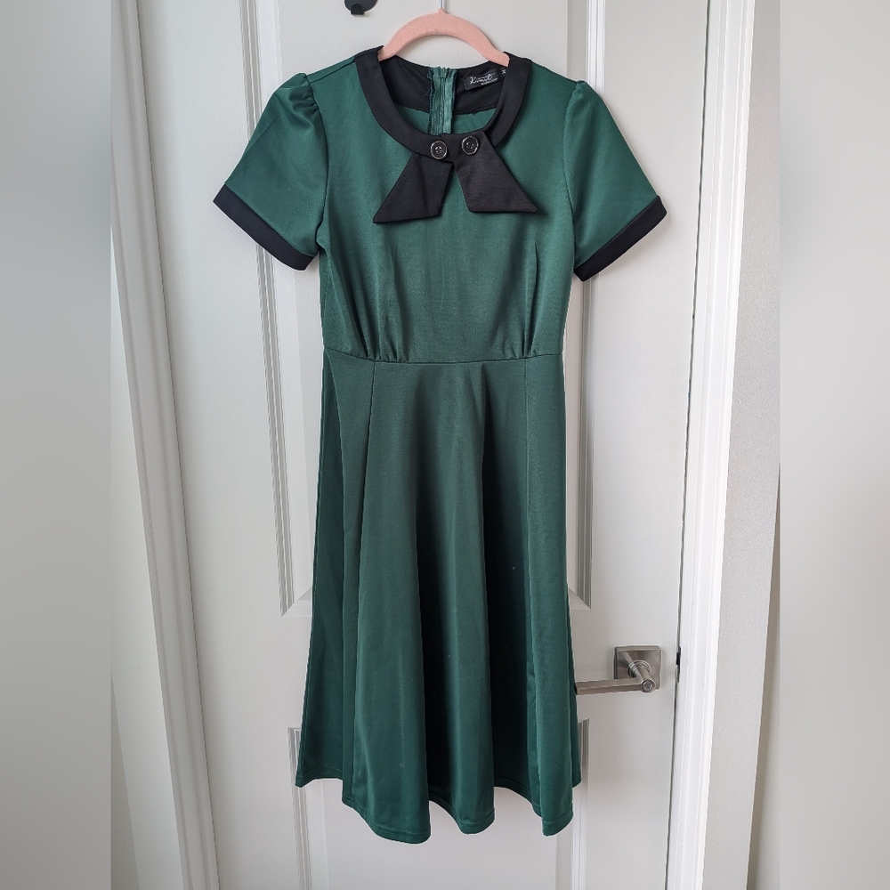 Elegant Green Kids Dress with Black Accents